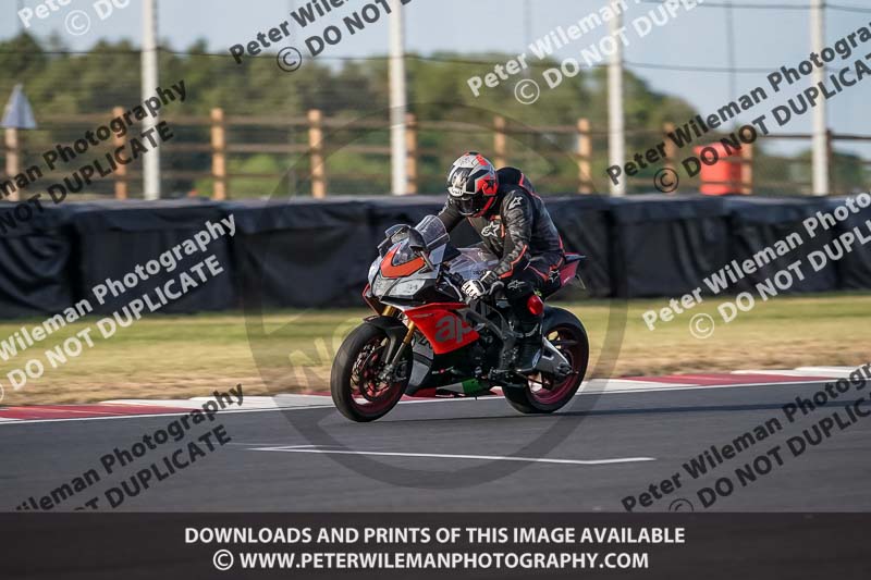 donington no limits trackday;donington park photographs;donington trackday photographs;no limits trackdays;peter wileman photography;trackday digital images;trackday photos